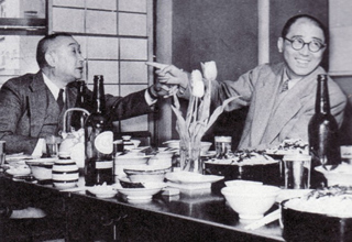 「AB対談」安藤鶴夫と桂文楽(『安藤鶴夫・四谷に住んだ直木賞作家』新宿歴史博物館/平成11年7月画像